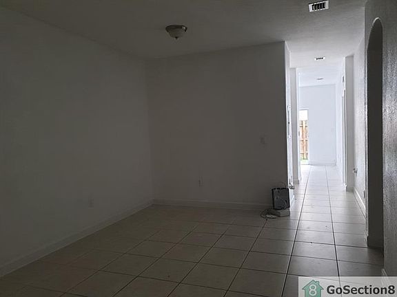 2nd image of 2815 SE 16th Ave Unit 101
