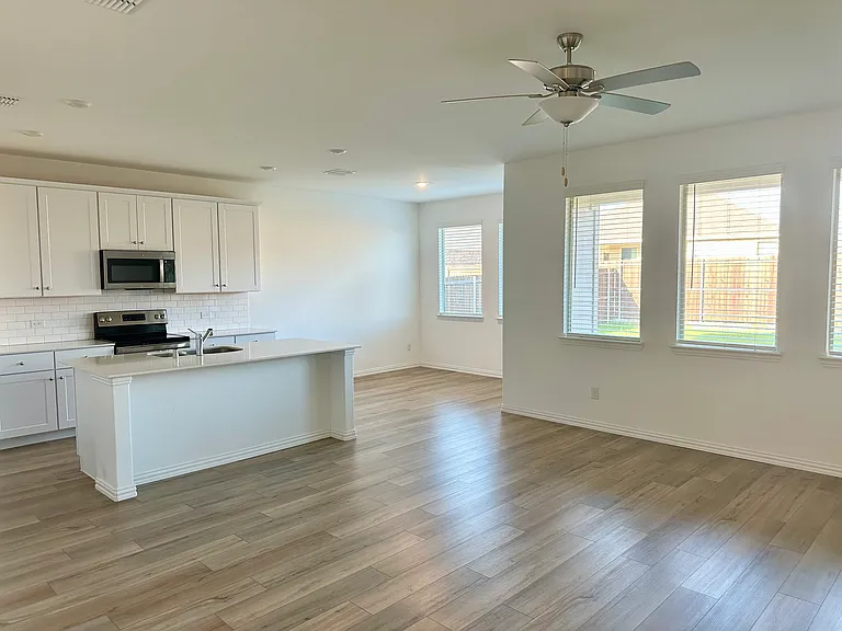 5119 Winterberry Dr — Photo 4