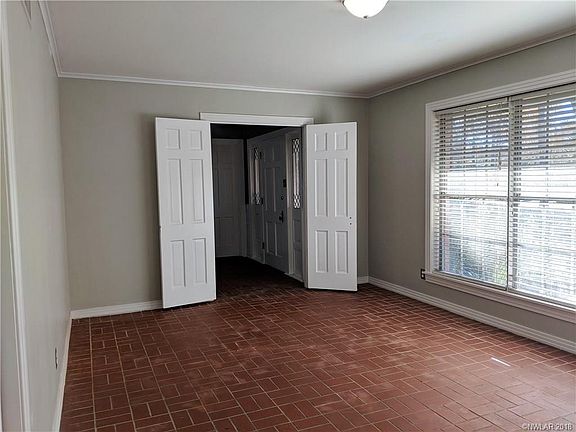 4th image of 9405 Red Oak Ln