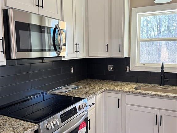 5th image of 249 Wilson