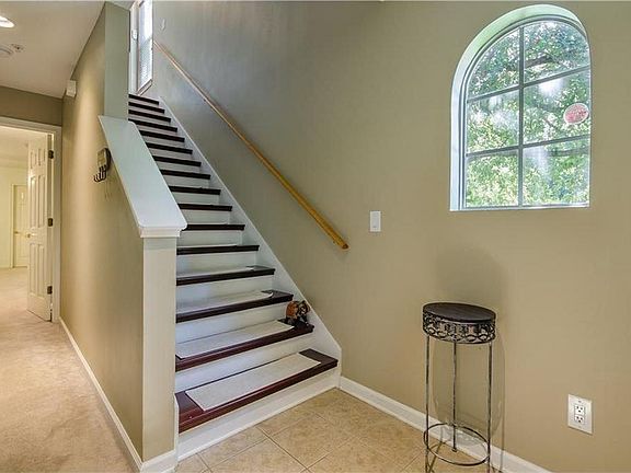3rd image of 3201 W Horatio St