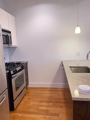 Rented by Chana Ofek, LREB | media 13