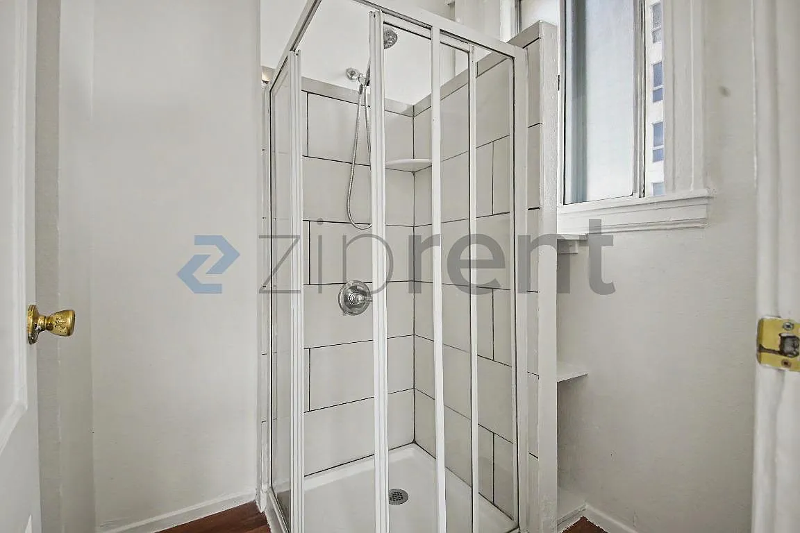 Studio, 275 sqft, $1,679 — Photo 3