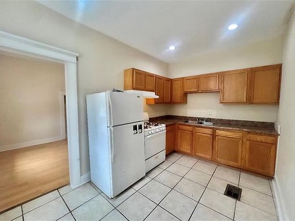 5th image of 4232 S Prieur St