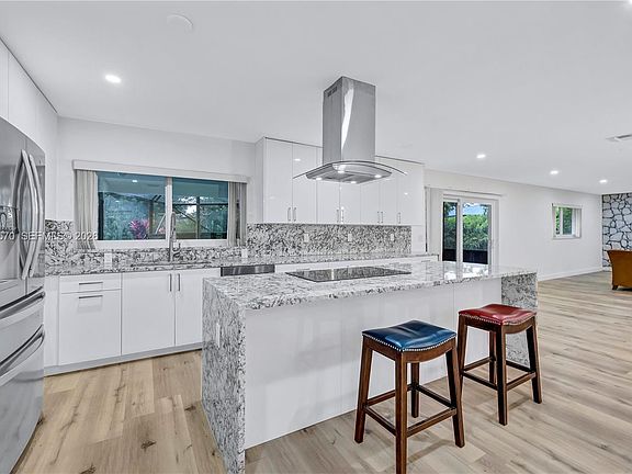 4th image of 3211 Calle Largo Dr