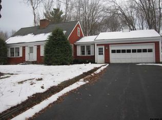 254 Pinewood Dr, Schenectady, NY 12303