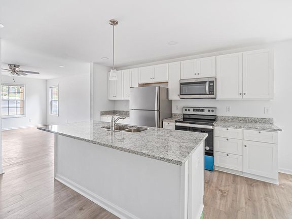 5th image of 1010 S Miller St
