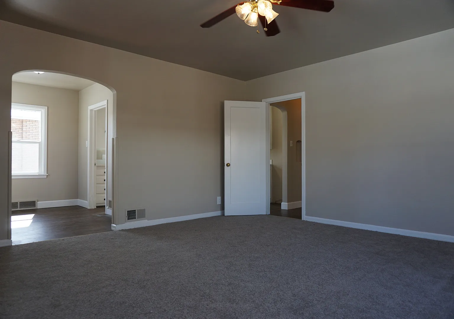 Adorable 1940's Remodeled 4 Bed 2 Bath Home — Photo 3