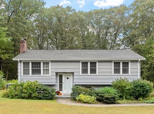 4 Longmeadow Rd, Chelmsford, MA 01824