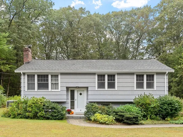 4 Longmeadow Rd, Chelmsford, MA 01824