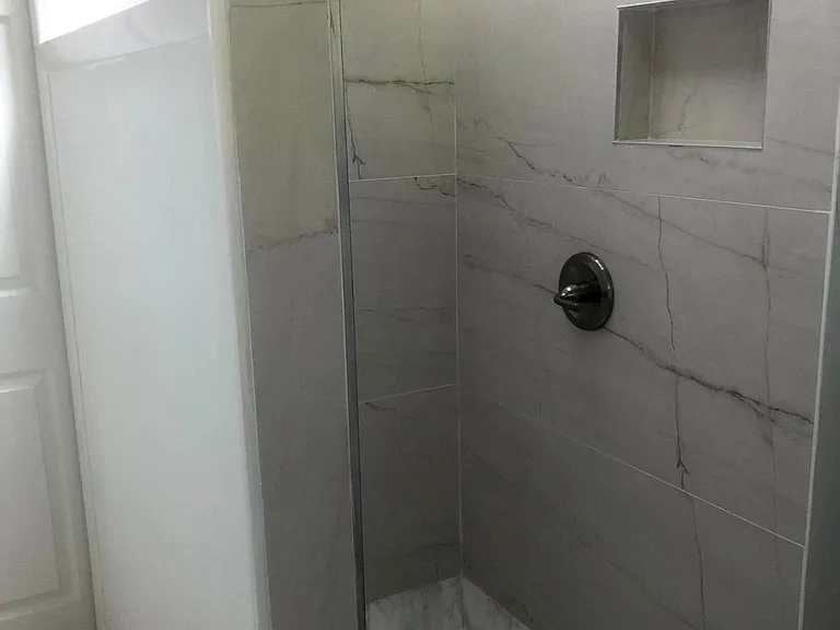 6314 Farmar Ln — Photo 10