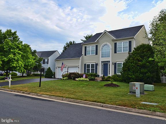 5th image of 8201 Peggys Ct