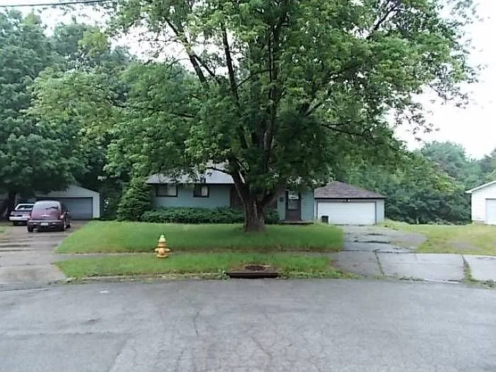 983 Compton Ln photo 1