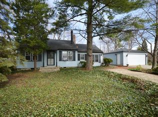 2218 Sweetbriar St, Crest Hill, IL 60403