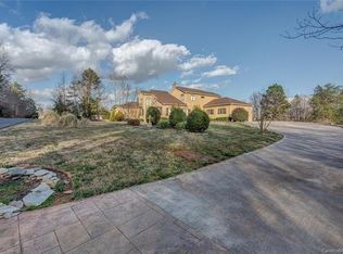 2920 Dodsworth Dr, Cramerton, NC 28032