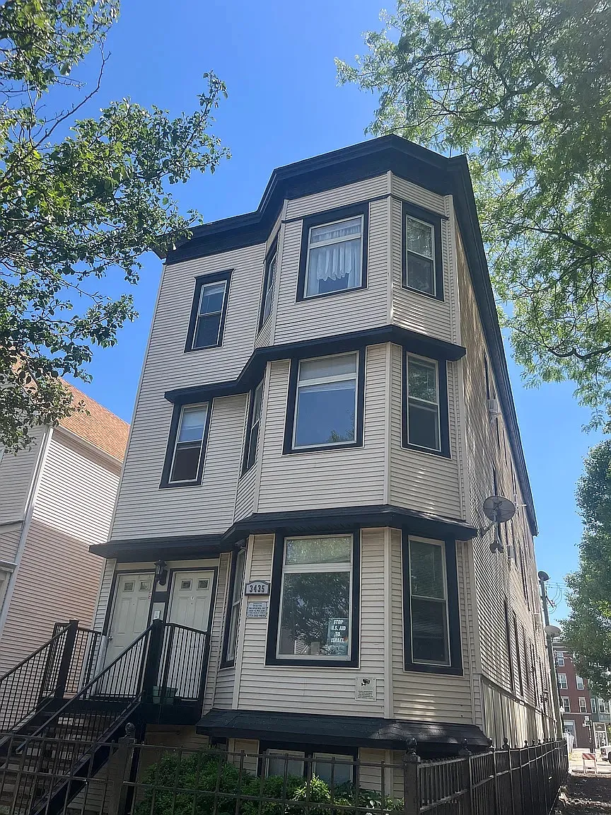 4 bed, 1300 sqft, $3,550 — Photo 1