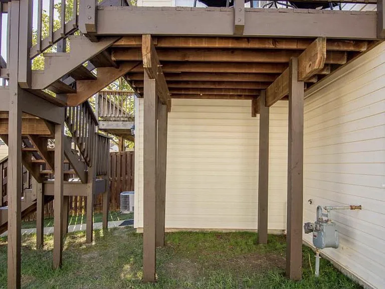 8800 Community Square Ln — Photo 22