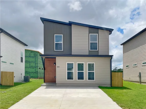 841 Massachusetts Ave, Bentonville, AR 72713