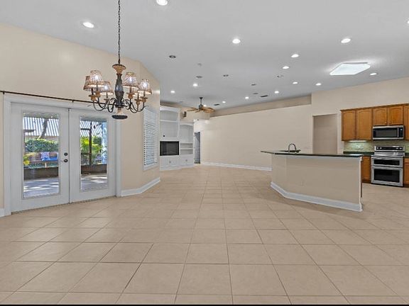 5th image of 117 Bilbao Dr