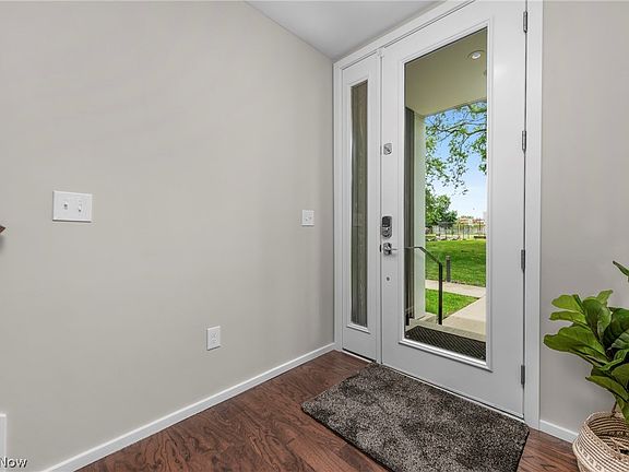 4th image of 1298 W 58th St