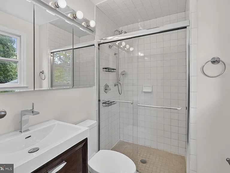 6035 Chatsworth Ln — Photo 25