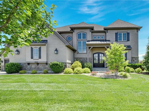 10511 S Red Bird St, Olathe, KS 66061