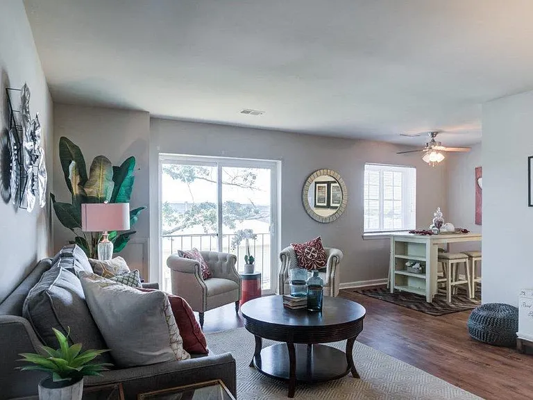 Eagles Crest Apartment Homes — Photo 6
