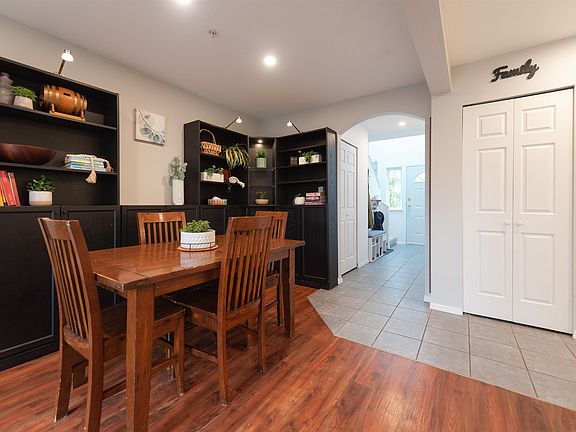 5th image of 5711 Ebbtide St #111