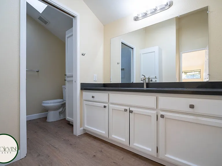 2705 Subec Ln — Photo 9