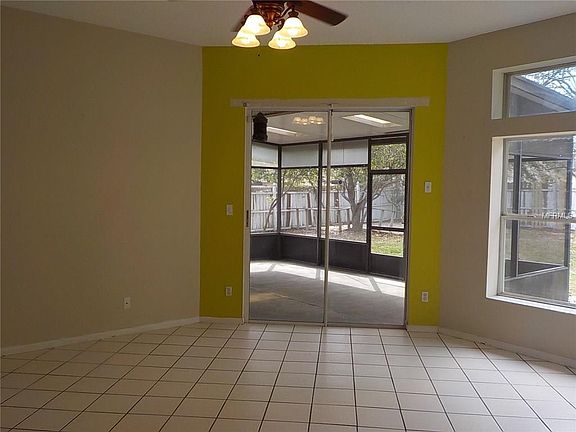 3rd image of 5716 Lakefield Ct