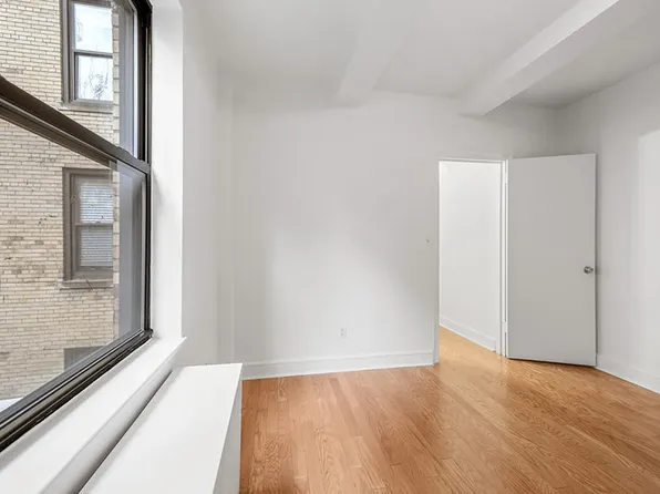 52 Clark Street image 9 of 12