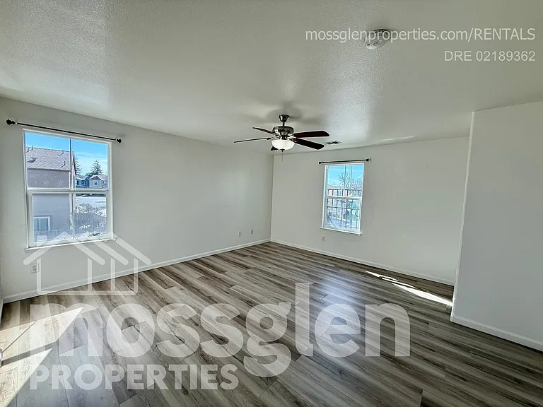 141 Chelwood Ln — Photo 4