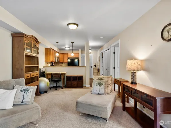 690 32nd Street #B404, Bellingham, WA 98225