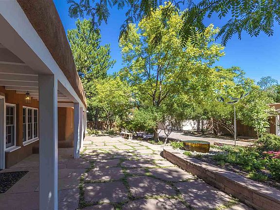 5th image of 984 Acequia Madre