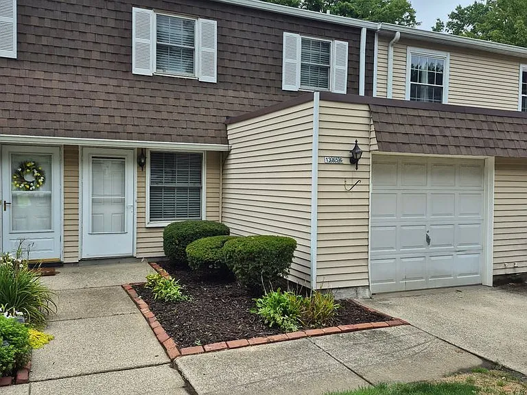 13856 Oakbrook Dr — Photo 1
