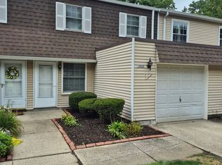 13856 Oakbrook Dr, North Royalton, OH 44133