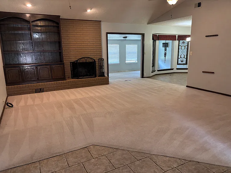 610 Rosanne St — Photo 9