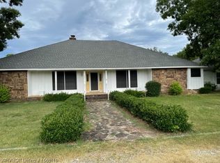 1610 S Hunt Ln, Fayetteville, AR 72701