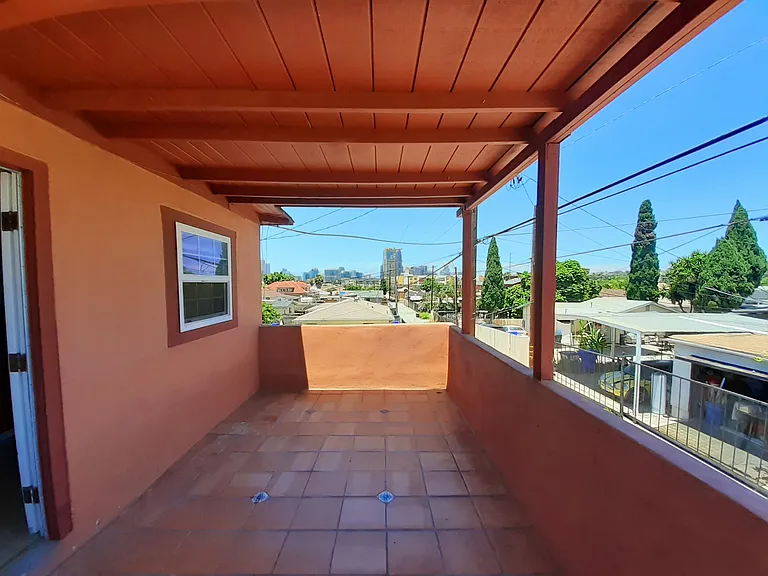 1956 Julian Ave — Photo 5