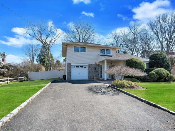 11 Point Of Woods Road, Old Bethpage, NY 11804