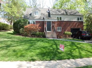 941 Red Rd, Teaneck, NJ 07666