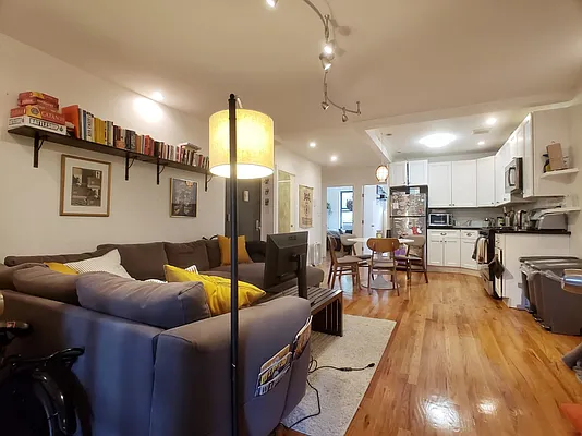 Rented by In Haus LLC | media 14