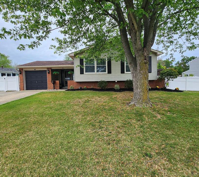 2nd image of 32 Bryant Rd