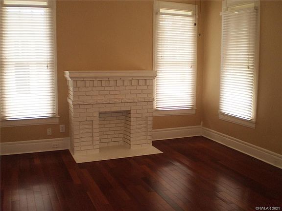 4th image of 1045 Sheridan Ave