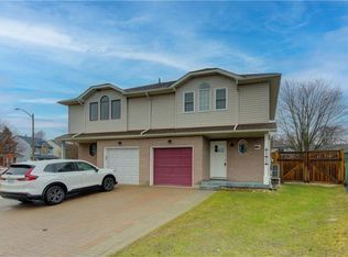 661 Jacob Ln #B, Waterloo, ON N2V 2G9