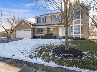 919 Somerset Ct, Carol Stream, IL 60188