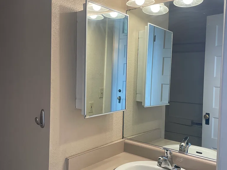 432 Main St #212 — Photo 2
