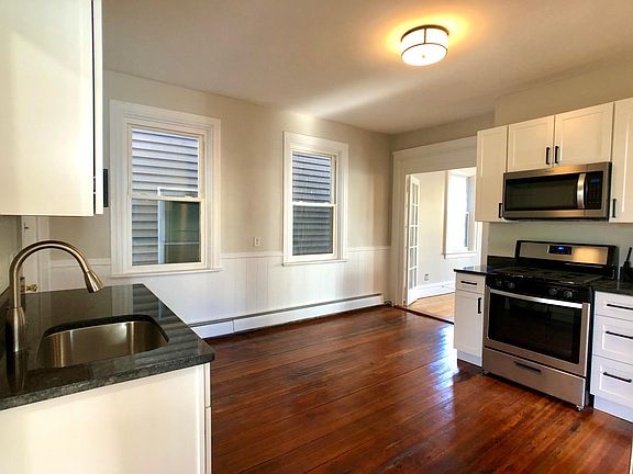 5th image of 373 Wickenden St #2