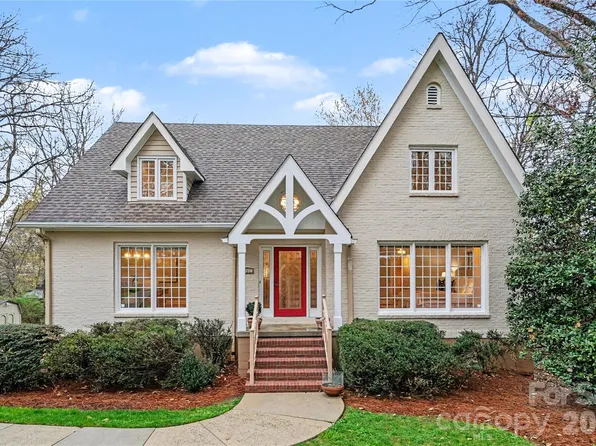 901 Shady Bluff Dr, Charlotte, NC 28211