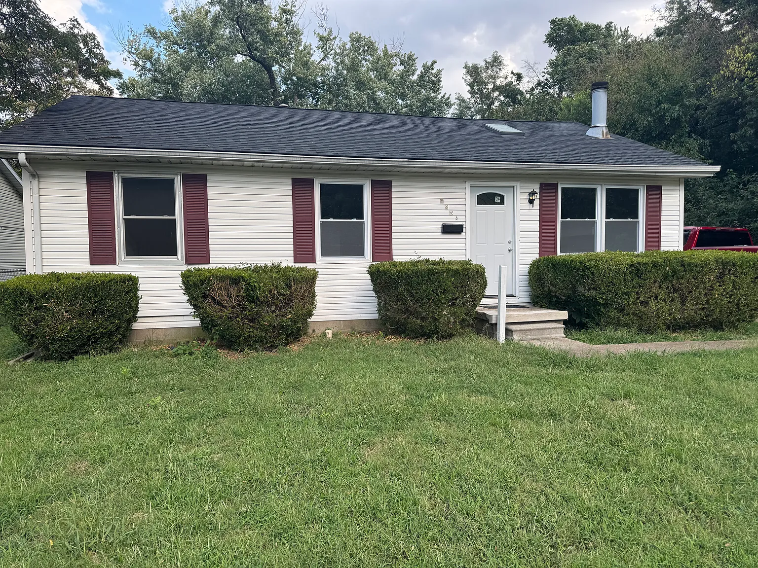 3 bed, 988 sqft, $1,400 — Photo 1